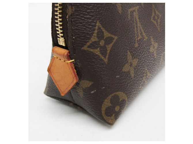 Louis Vuitton Monogram Cosmetic Pouch M47515 Castaño - vista 6