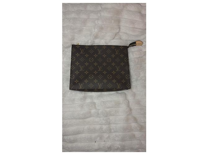 Louis Vuitton Pochette Monogram Toiletry Pouch 26 Marrone Monogramma - vista 2