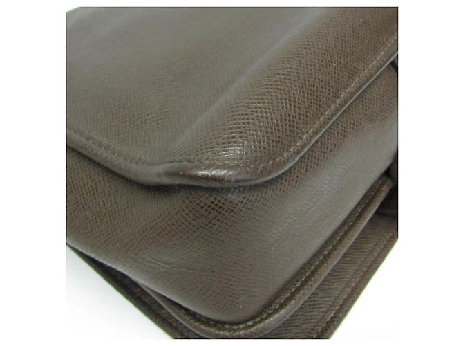 Borsa a tracolla Louis Vuitton Taiga Andrei Marrone - vista 4
