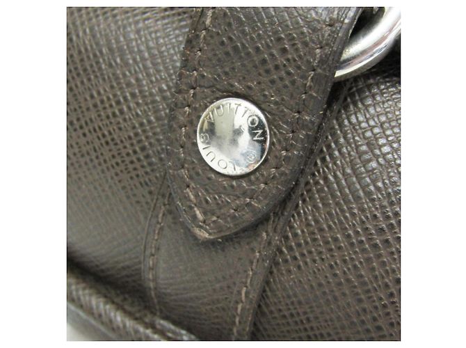 Borsa a tracolla Louis Vuitton Taiga Andrei Marrone - vista 7