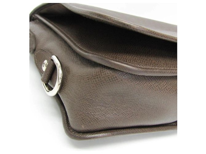 Borsa a tracolla Louis Vuitton Taiga Andrei Marrone - vista 8