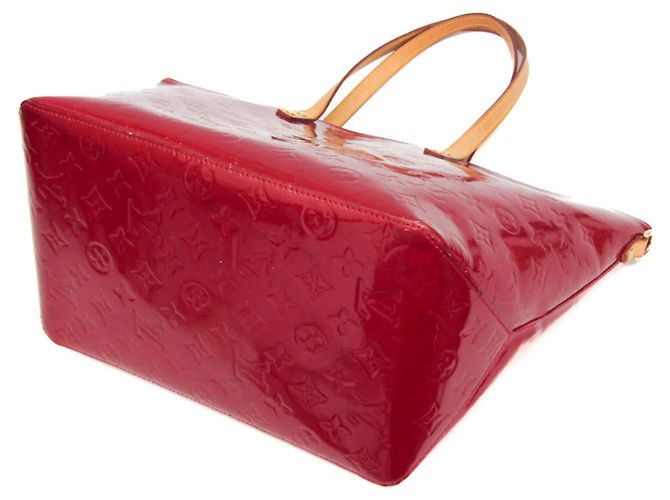 Borsa a tracolla Louis Vuitton Monogram Vernis Bellevue GM Rosso - vista 2
