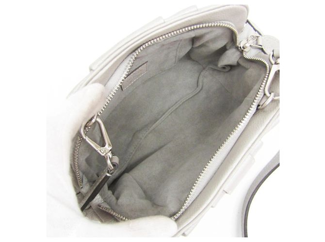 Clutch e borsa a tracolla Louis Vuitton Mahina Scala Mini Argento - vista 3