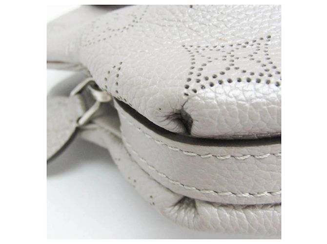 Clutch e borsa a tracolla Louis Vuitton Mahina Scala Mini Argento - vista 4