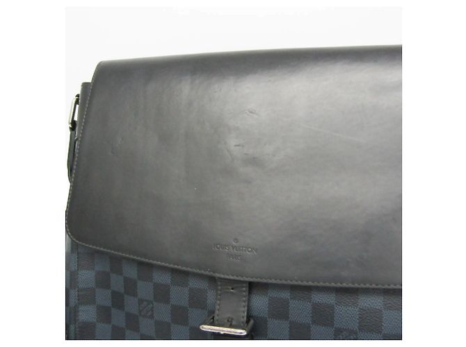 Borsa Messenger Louis Vuitton Damier Cobalt Newport Nero Blu navy - vista 9