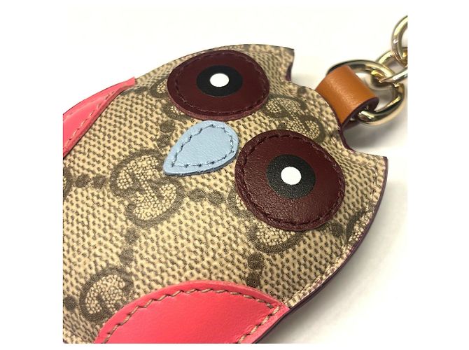 Charm per borsa Gucci a forma di gufo beige - vista 3