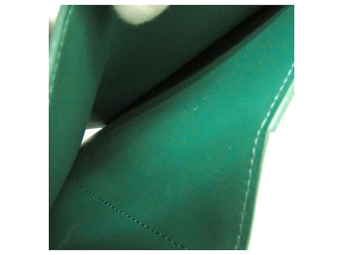 Cartera Compacta Louis Vuitton Taurillon Vertical M82438 Verde - vista 12