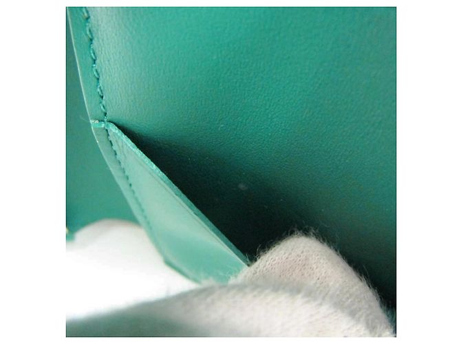 Cartera Compacta Louis Vuitton Taurillon Vertical M82438 Verde - vista 14