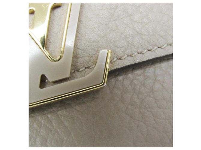 Carteira Louis Vuitton Taurillon Capucines XS Bege - vista 11