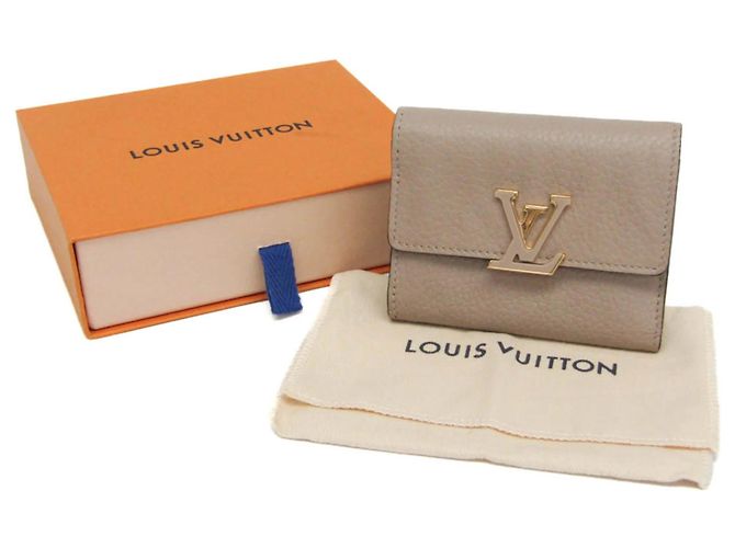 Carteira Louis Vuitton Taurillon Capucines XS Bege - vista 2