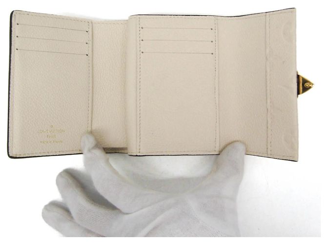 Cartera Compacta Louis Vuitton Monogram Empreinte Métis Crudo Blanco roto - vista 3