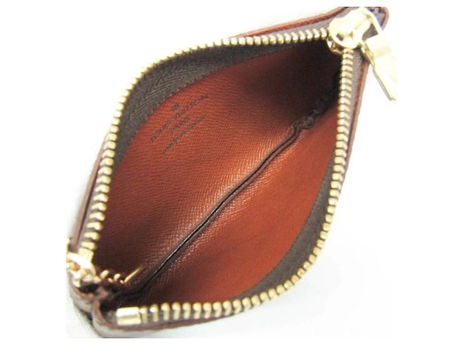 Louis Vuitton Monogram Key Pouch M62650 Castaño - vista 3
