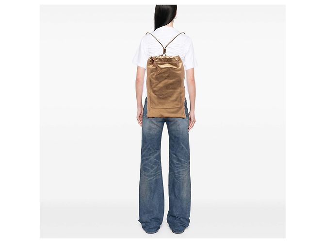 Burberry Metallic Gold Grained Calfskin Drawstring Sling Bag - Ansicht 6