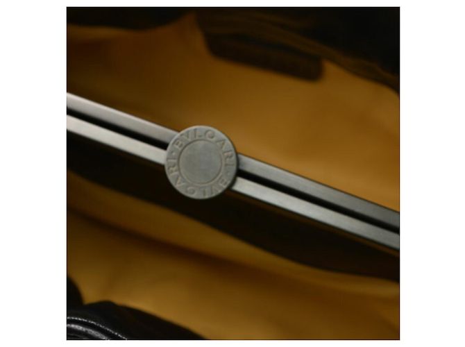 Bulgari Bvlgari Twist Clutch aus Lackleder Schwarz - Ansicht 8
