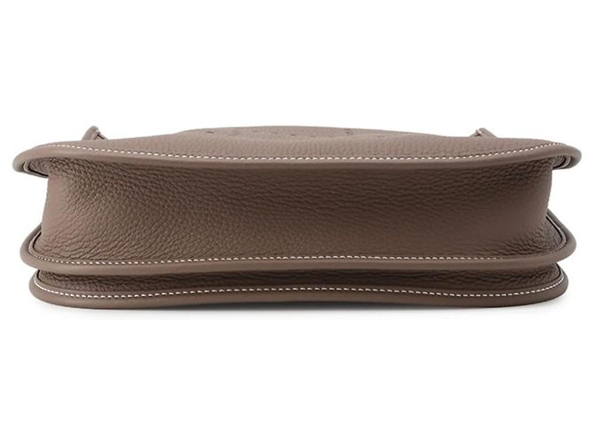Hermès Borsa a tracolla Hermes Evelyne 3 PM Taupe - vista 3