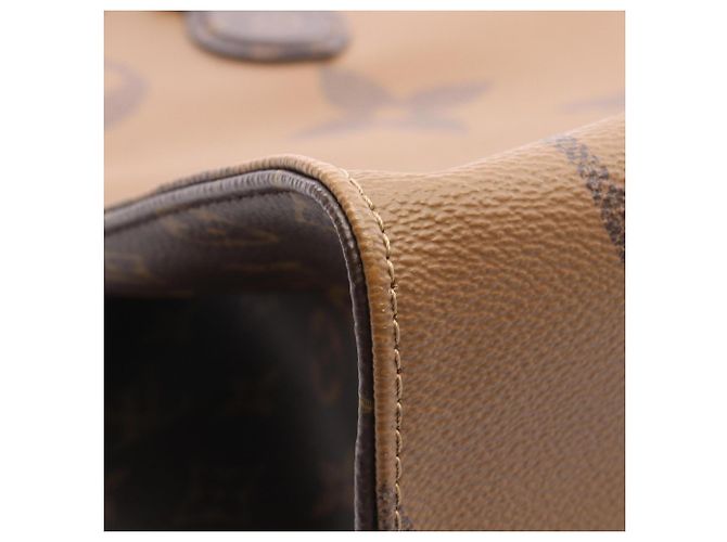 Borsa Tote Louis Vuitton OnTheGo GM Marrone Beige - vista 6