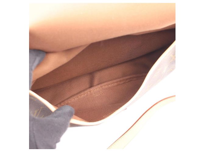 Borsa a Spalla Louis Vuitton Saumur 30 Marrone - vista 3