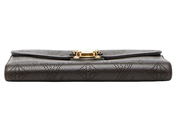 Cartera Louis Vuitton Monogram Mahina Amelia Marrón oscuro - vista 3