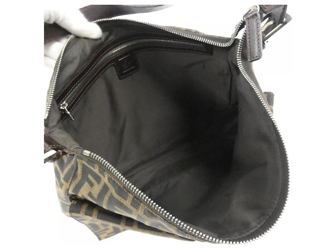 Borsa a tracolla Fendi 26425 in tela marrone - vista 8