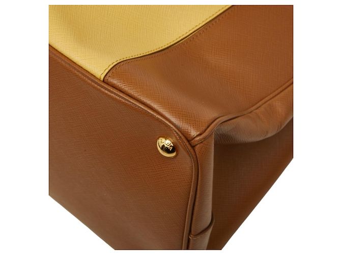 Borsa Prada Galleria Large Triangle Logo Plate Marrone Giallo - vista 6