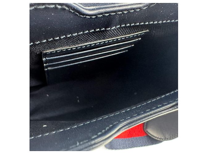 Sac à bandoulière Gucci en toile GG bleu marine et rouge - vue 5