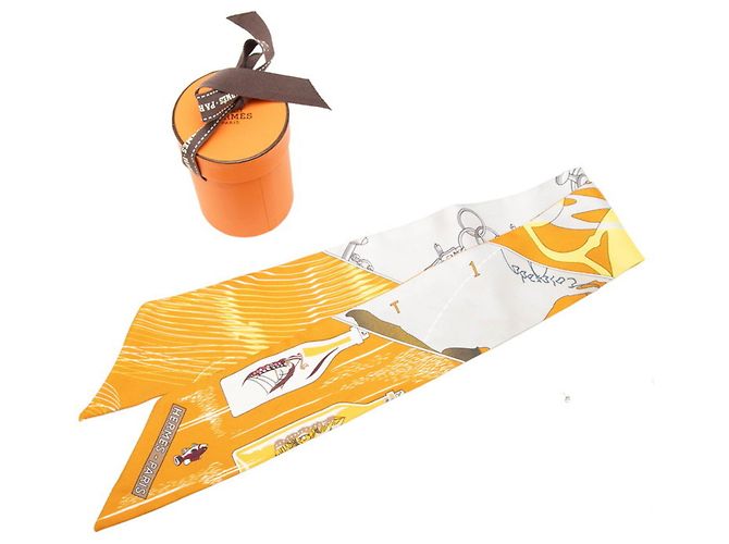Hermès Sciarpa Hermes Twilly Caleche Mors et Bouteilles Marrone - vista 6