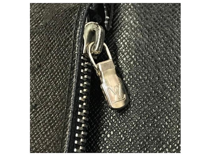 Louis Vuitton Taiga Portefeuille Brazza Long Wallet Nero - vista 7