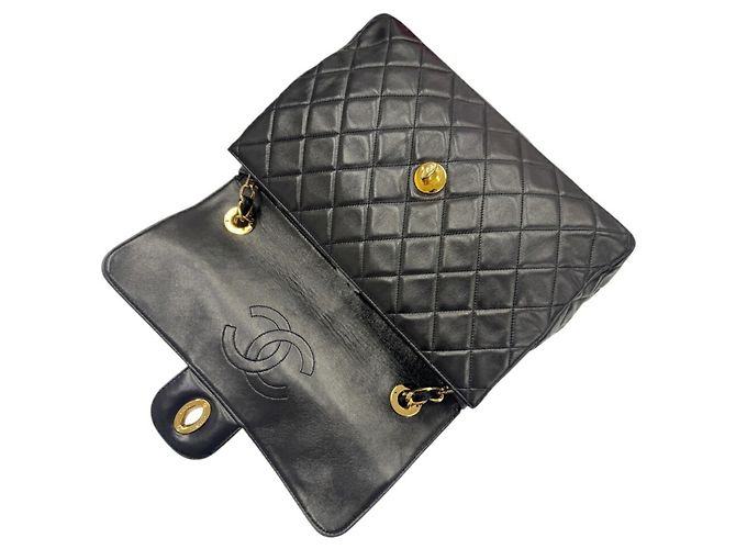 Borsa a tracolla Chanel Large Matelasse 30 in agnello nero - vista 11