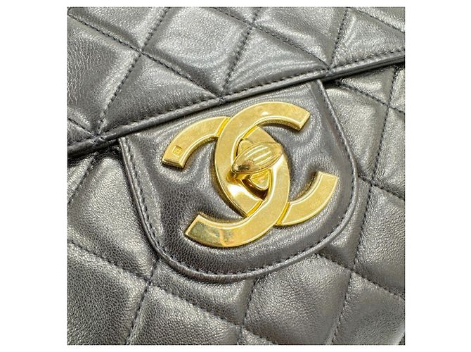 Borsa a tracolla Chanel Large Matelasse 30 in agnello nero - vista 12