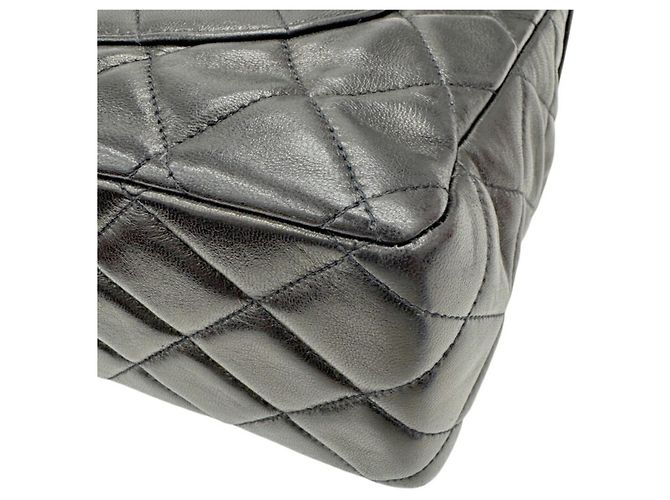 Borsa a tracolla Chanel Large Matelasse 30 in agnello nero - vista 8