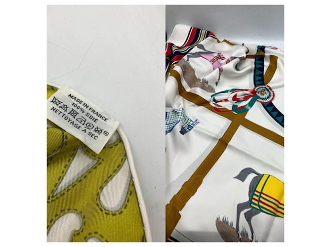 Hermès Lenço Triangle Géant HERMES Multicor - vista 4