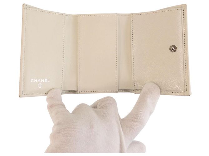 Cartera compacta de piel Boy de Chanel Blanco - vista 6