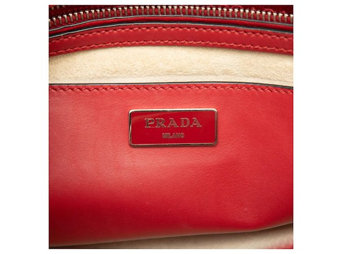 Borsa a mano Prada in pelle di vitello rosso con placca logo Triangle - vista 5