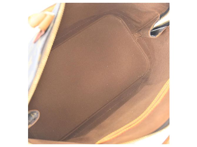 Louis Vuitton Alma Monogram Canvas PM Castaño - vista 3