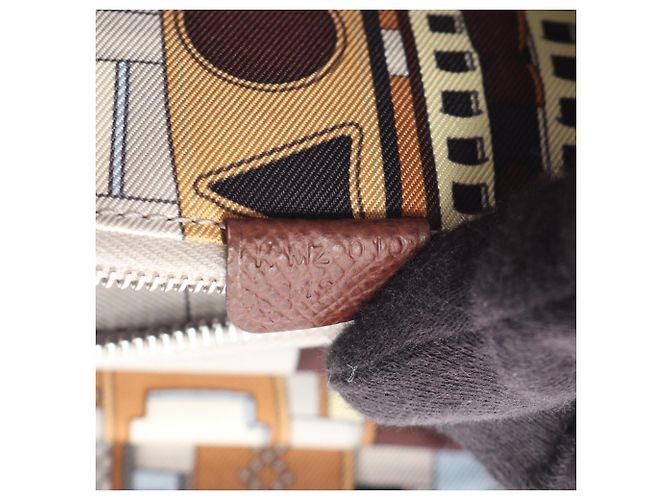 Hermès Cartera redonda compacta de seda Azap Hermes Castaño - vista 5