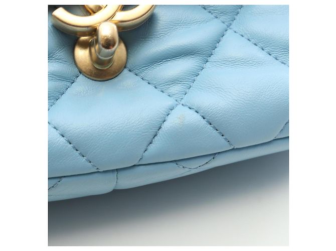 Borsa a Spalla Chanel Matelassé in Pelle di Agnello Blu - vista 6