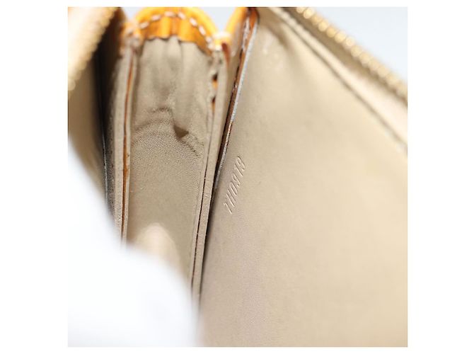 LOUIS VUITTON Monogram Vernis Lexington Pouch Beige M91010 LV Auth 183875 - vista 12