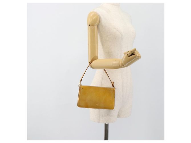 LOUIS VUITTON Monogram Vernis Lexington Pouch Beige M91010 LV Auth 183875 - vista 21
