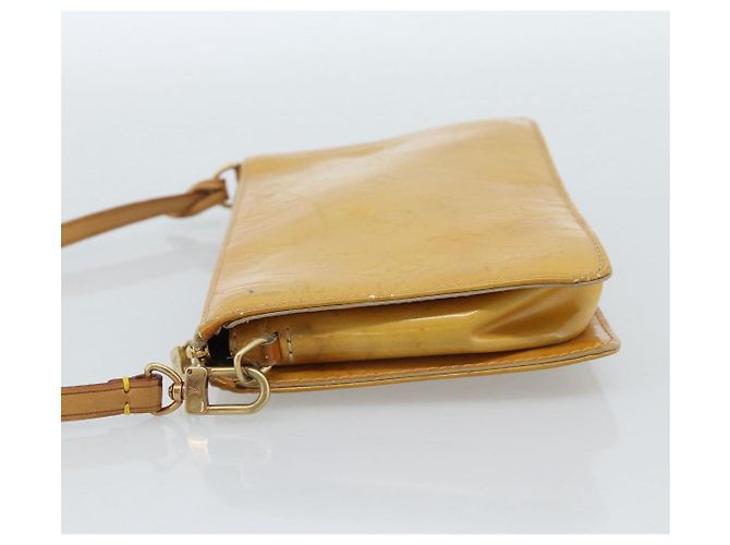 LOUIS VUITTON Monogram Vernis Lexington Pouch Beige M91010 LV Auth 183875 - vista 3