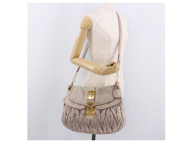 Borsa a tracolla Miu Miu Matelasse in pelle 2way Beige Gold Auth 184159A D'oro - vista 26