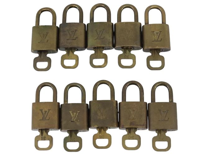 LOUIS VUITTON Set di 10 lucchetti Padlock metallo Oro LV Auth 173149 D'oro - vista 2
