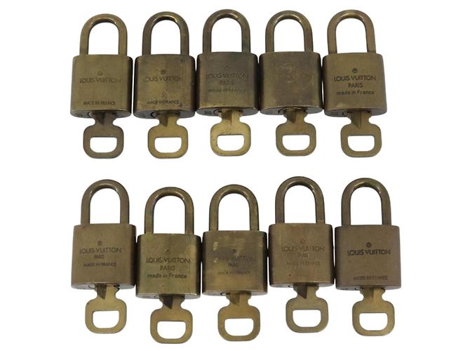 LOUIS VUITTON Set di 10 lucchetti Padlock metallo Oro LV Auth 173149 D'oro - vista 3
