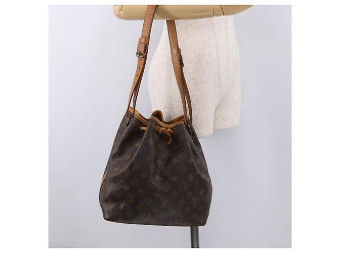 LOUIS VUITTON Borsa a Spalla Monogram Petit Noe M42226 LV Auth 183473 Monogramma - vista 22