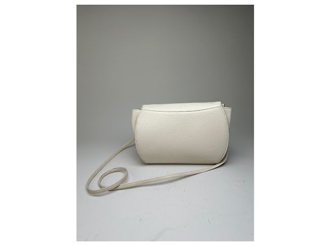 Vintage Givenchy Schultertasche aus strukturierter Leder Weiß Gold - vista 2