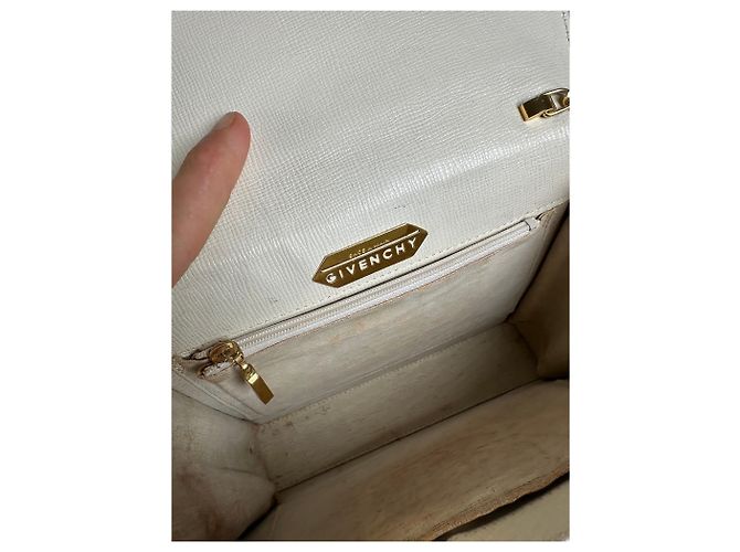 Vintage Givenchy Schultertasche aus strukturierter Leder Weiß Gold - vista 5