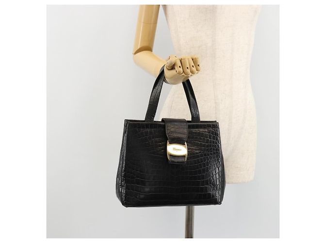 Borsa Salvatore Ferragamo Vala in Pelle Nera e Oro Auth 180858 Nero D'oro - vista 21