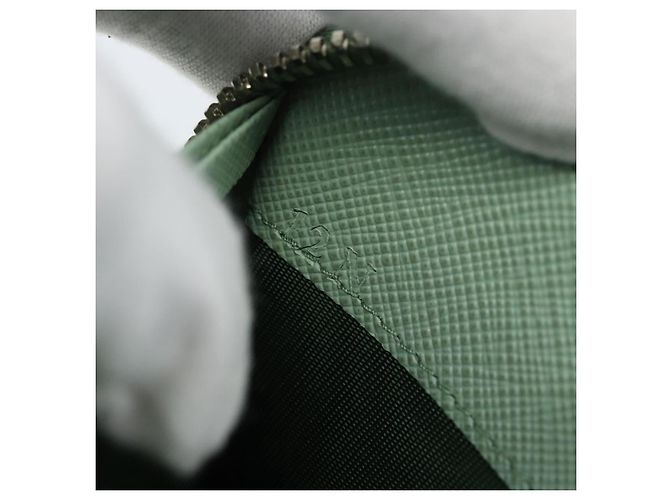 Cartera larga PRADA Ribbon de piel Saffiano Verde Plata Auth 182941SAM - vista 11
