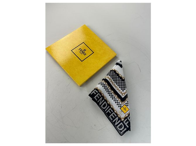 Sciarpa in seta vintage Fendi stampa logo a catena Nero Oro - vista 7
