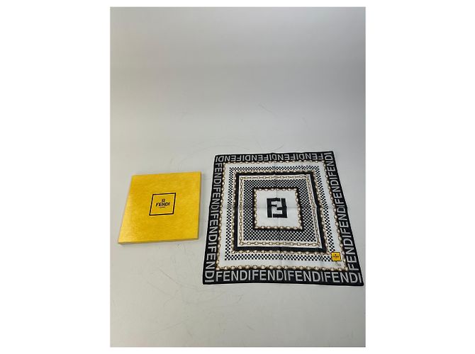 Sciarpa in seta vintage Fendi stampa logo a catena Nero Oro - vista 8