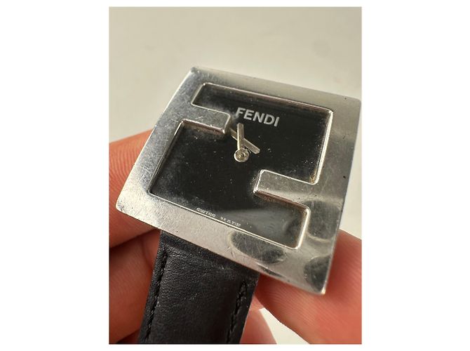 Orologio Vintage Fendi con Cinturino in Pelle Nero Argento - vista 3
